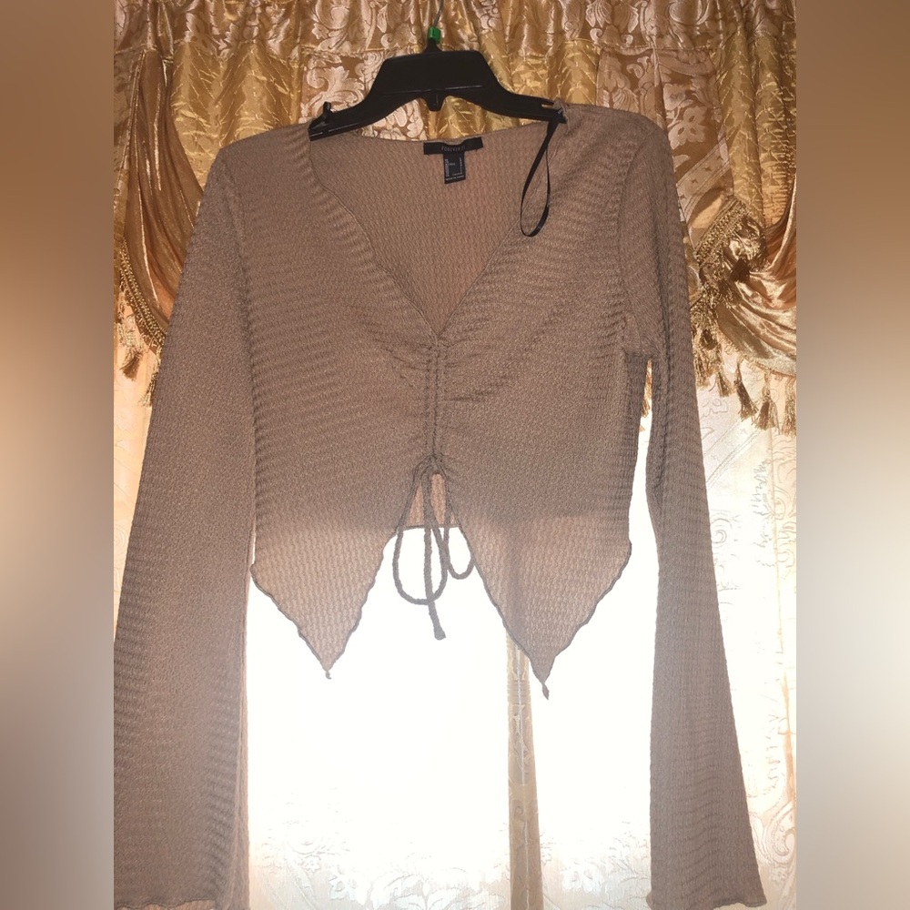 NWOT Forever 21 Plunging Bell Sleeve Crop Top - taupe
